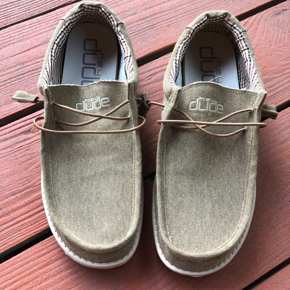 Men’s size US11 Hey Dudes.